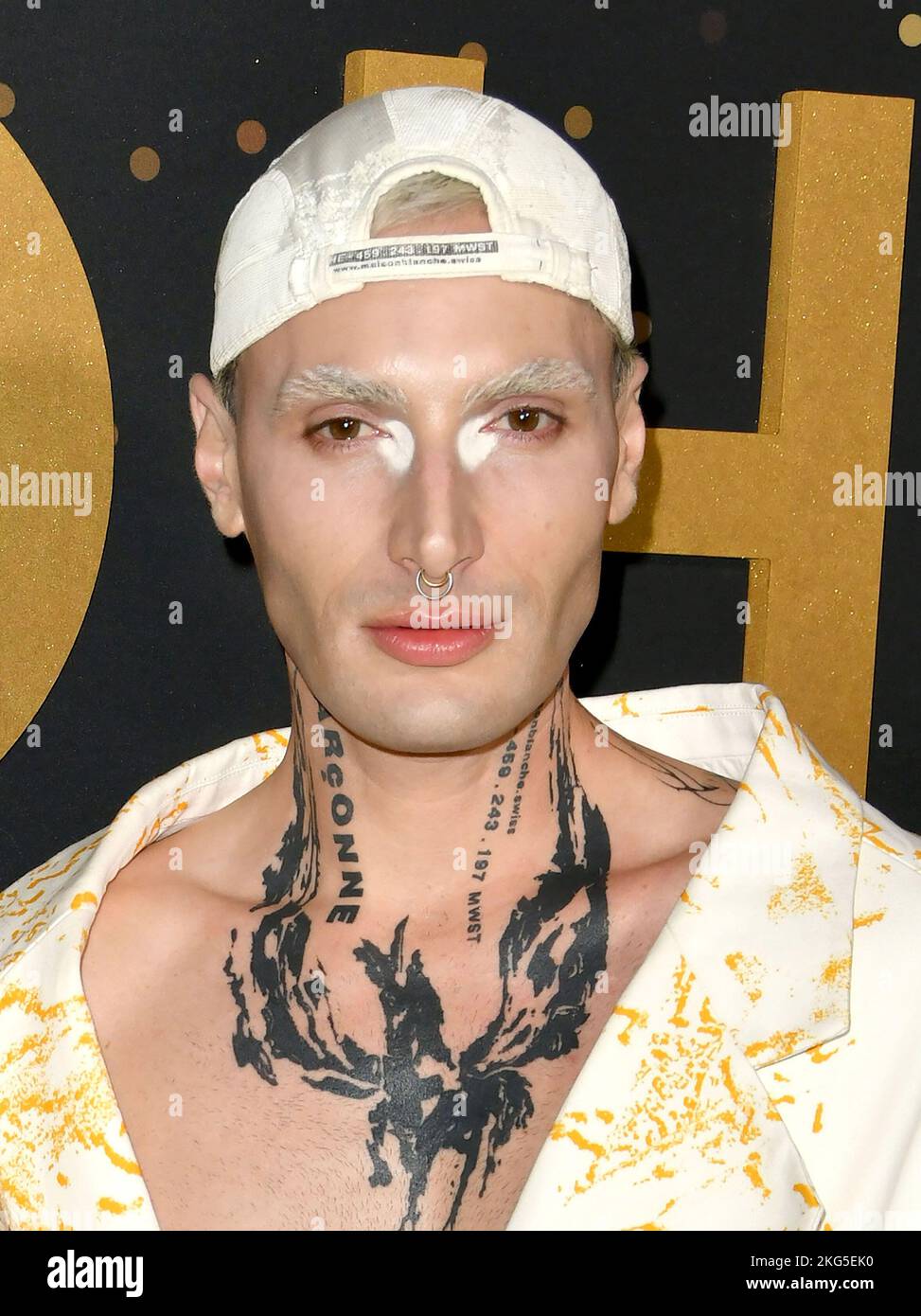 Disney+s „Elton John Live Abschied vom Dodger Stadium“ Yellow Brick