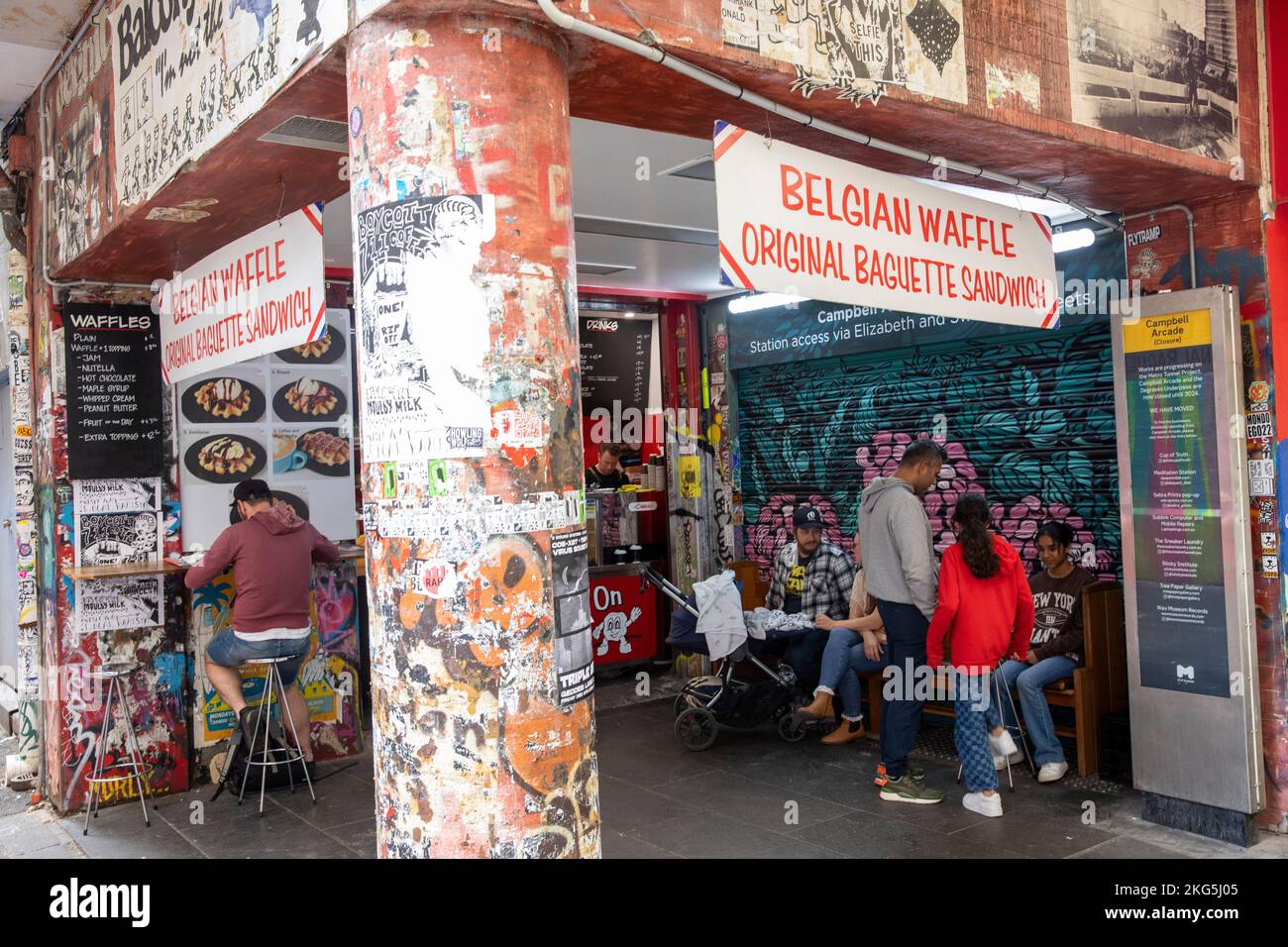 Waffel auf belgischen Sandwich-Waffeln Cafe-Shop in Melbourne Laneway Degraves Street, Melbourne City Centre, Victoria, Australien Stockfoto