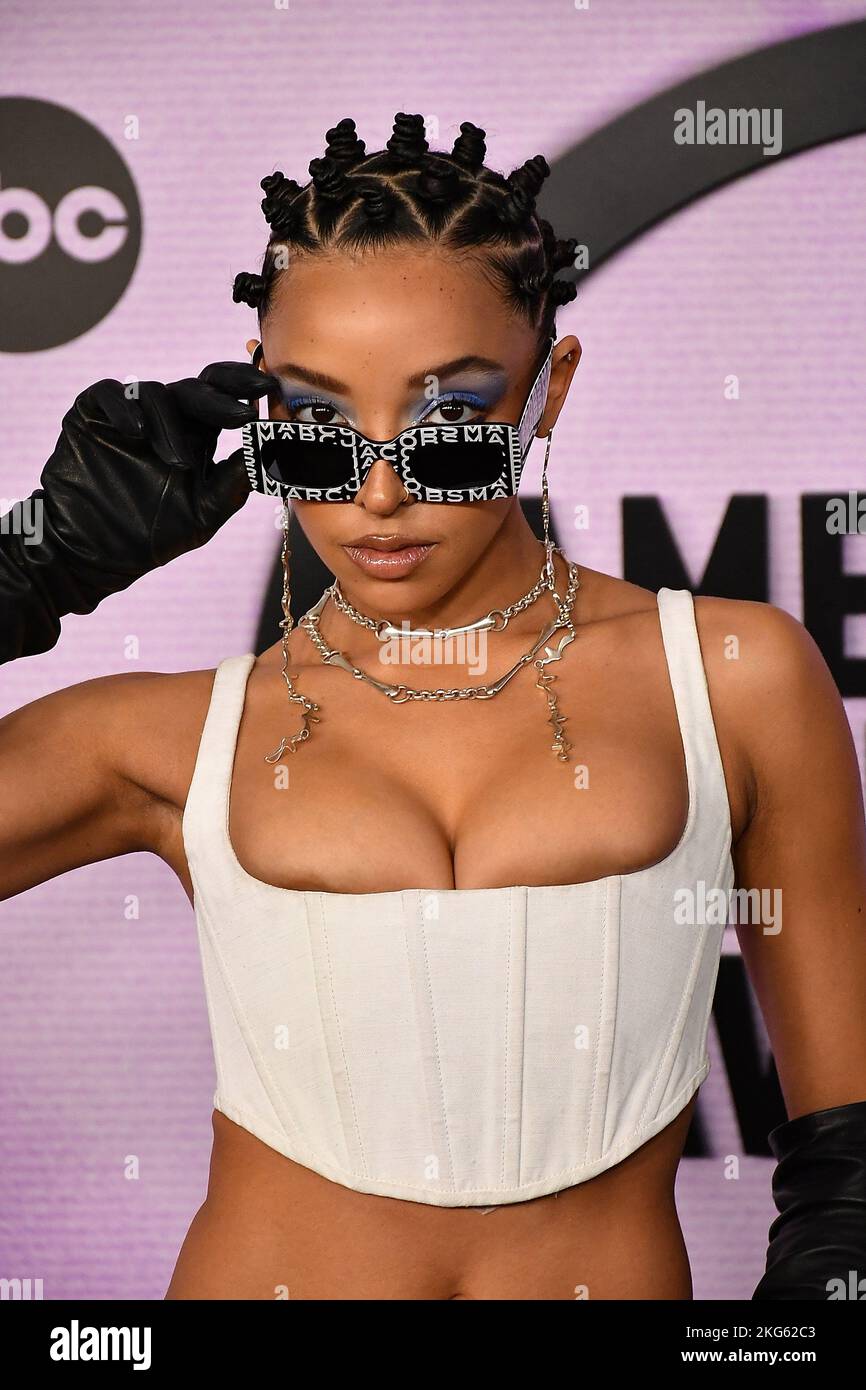 Tinashe nimmt am 20. November 2022 an den American Music Awards 2022 im Microsoft Theater in Los Angeles, Kalifornien, Teil. Foto: Casey Flanigan/imageSPACE Stockfoto