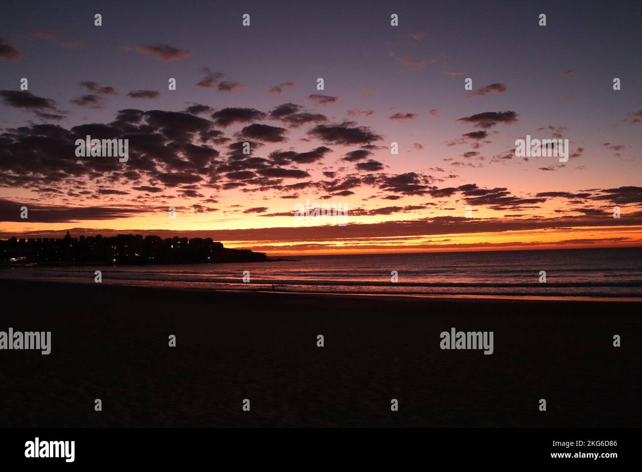 Ozean-Sonnenaufgang Stockfoto
