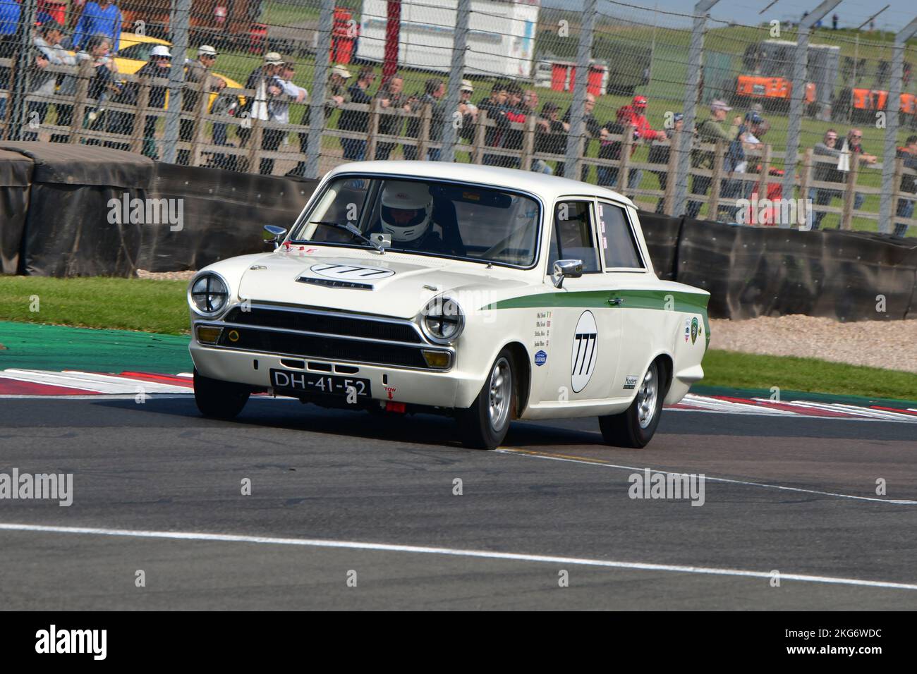 Mel Streek, Ollie Streek, Ford Lotus Cortina, Sixties Touring Car Challenge mit U2TC für Under Two Liter Touring Cars, nach einem rollenden Start, a s Stockfoto