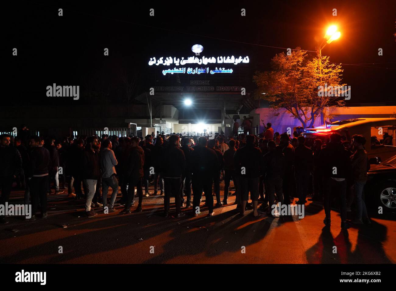 22-november-2022-irak-duhok-menschen-versammeln-sich-vor-dem-dohuk