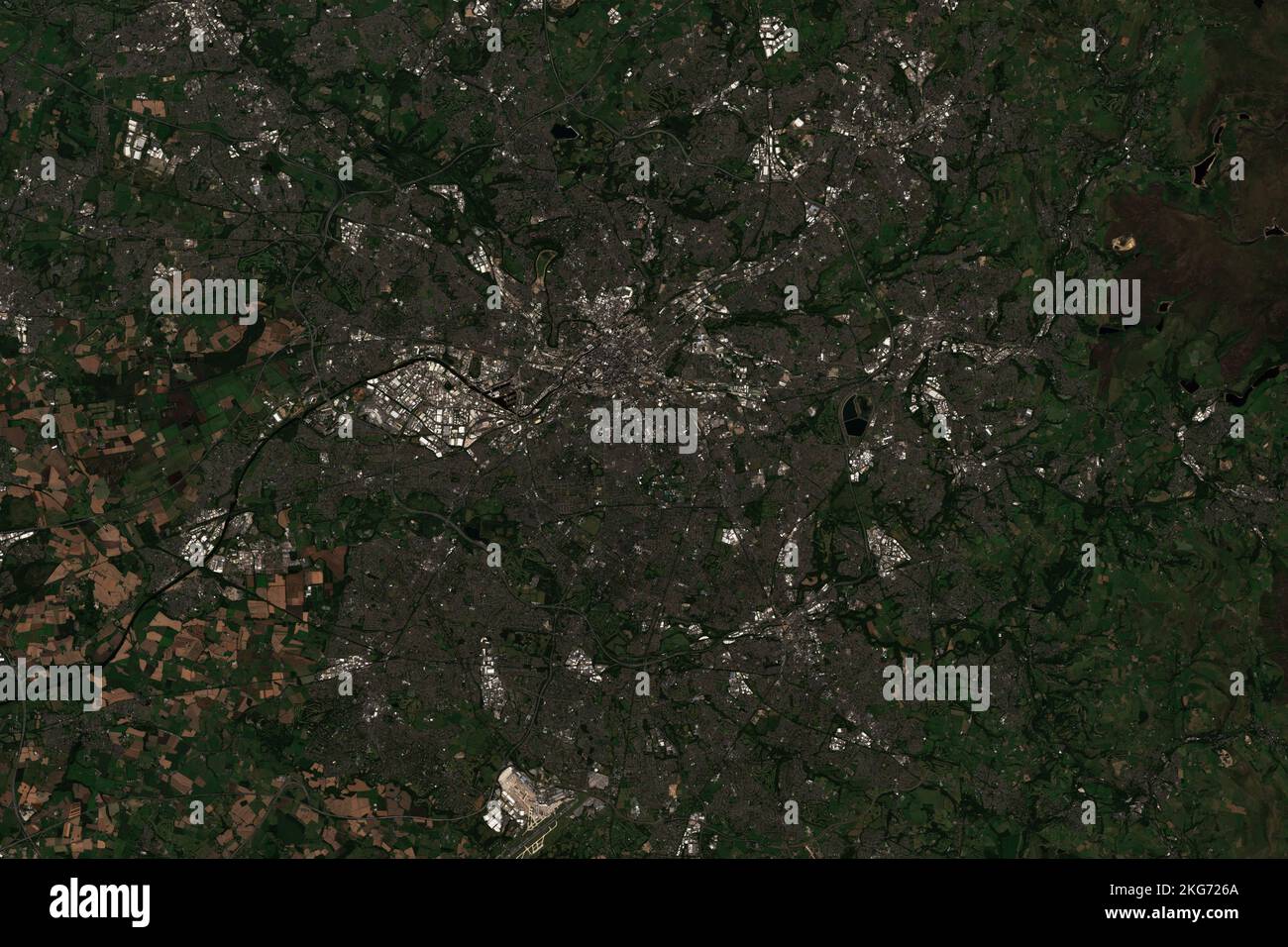 Hochauflösendes Satellitenbild von Manchester in England, Großbritannien – enthält modifizierte Copernicus Sentinel-Daten (2022) Stockfoto