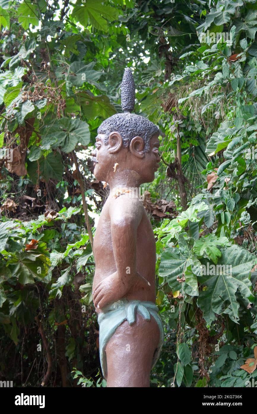 Agbadjigan, mit zwei Gesichtern, war ein Spion für den König, Kpasse Heiliger Wald, Ouidah, Benin Stockfoto