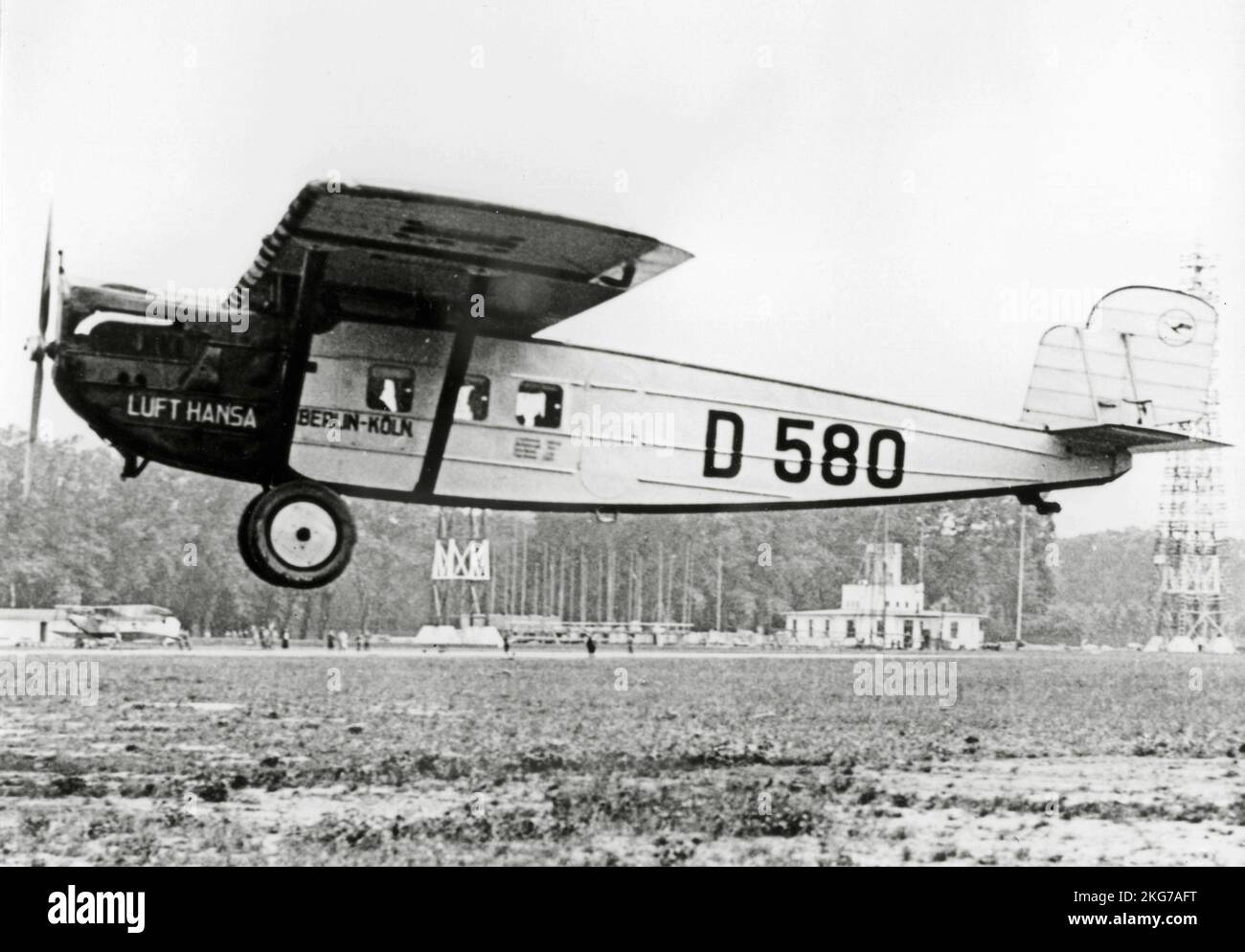 Das deutsche einmotorige Transportflugzeug Dornier Komet III Abbildung: Lufthansas D 580 „Panther“ fliegt von Berlin nach Köln. April 1926 Stockfoto