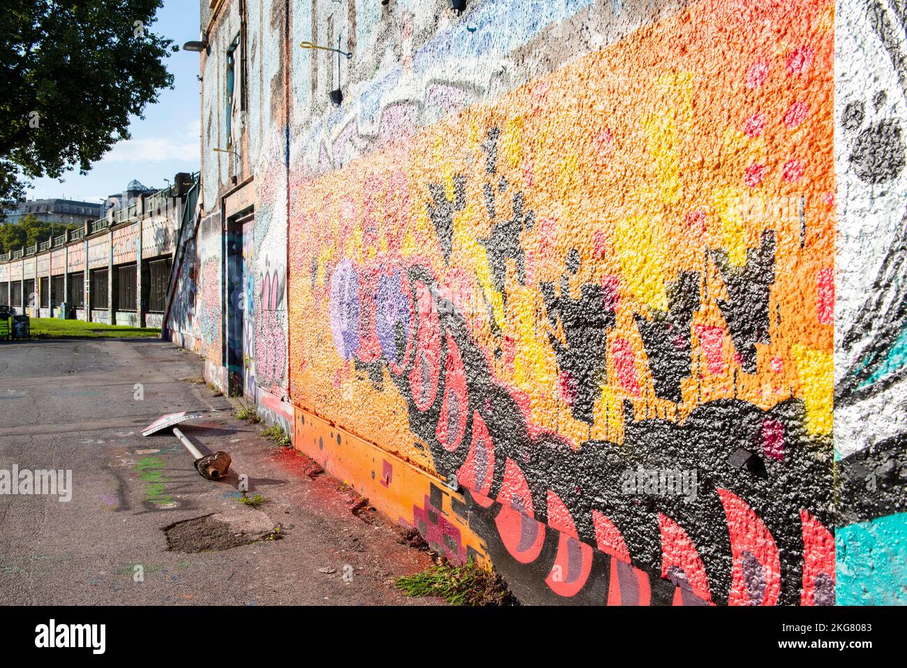 Straßenkunst und Graffiti an den Mauern des Donaukanals in Wien, Österreich Europa EU Stockfoto