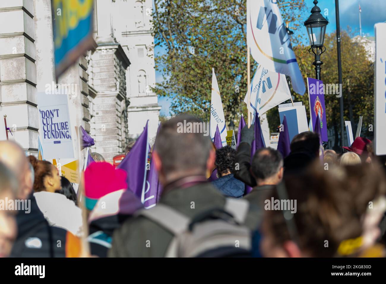 London, Großbritannien. 22.. November 2022. Demonstration vor der Abteilung für Kulturmedien und Sport gegen Kürzungen im Kunstbudget Kredit: Ian Davidson/Alamy Live News Stockfoto