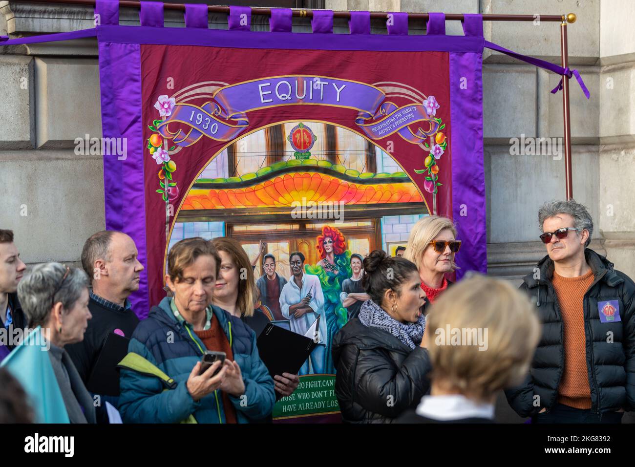 London, Großbritannien. 22.. November 2022. Demonstration vor der Abteilung für Kulturmedien und Sport gegen Kürzungen im Kunstbudget Kredit: Ian Davidson/Alamy Live News Stockfoto