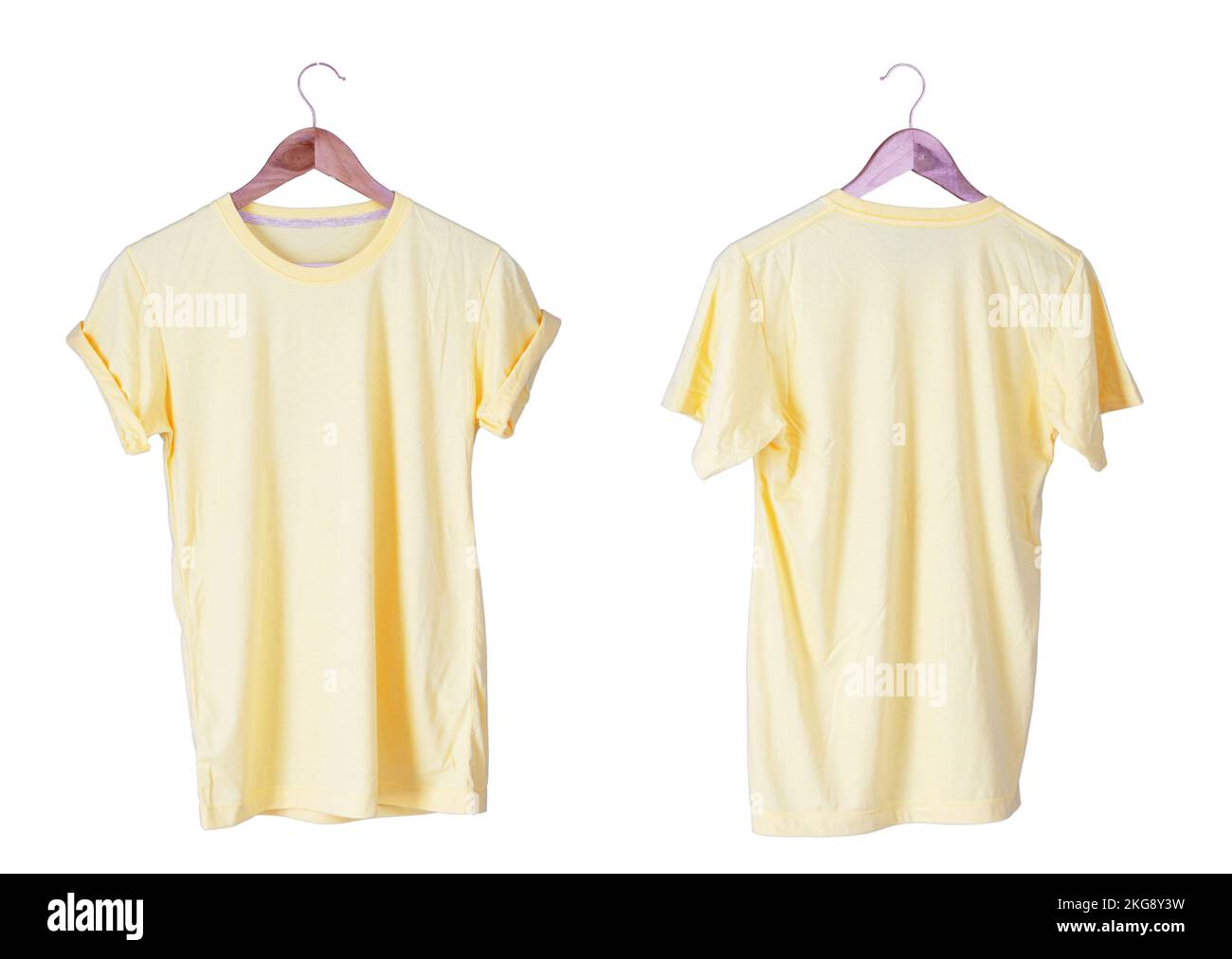 Junger Mann im gelben T-Shirt Roll-up Sleeves Template transparent Background T-Shirt Holzbügel auf leerem Hintergrund für man Design Modell man ts Stockfoto