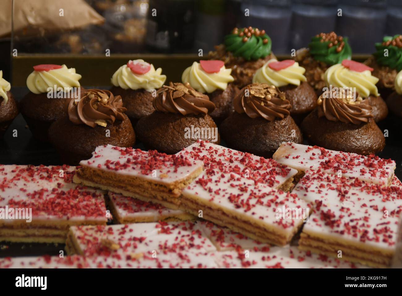 Kopenhagen/Dänemark/22. November 2022/ verschiedene Kuchen in der Bäckerei oder Bäckerei in der dänischen Hauptstadt. (Foto. Francis Joseph Dean/Dean Pictures. Stockfoto