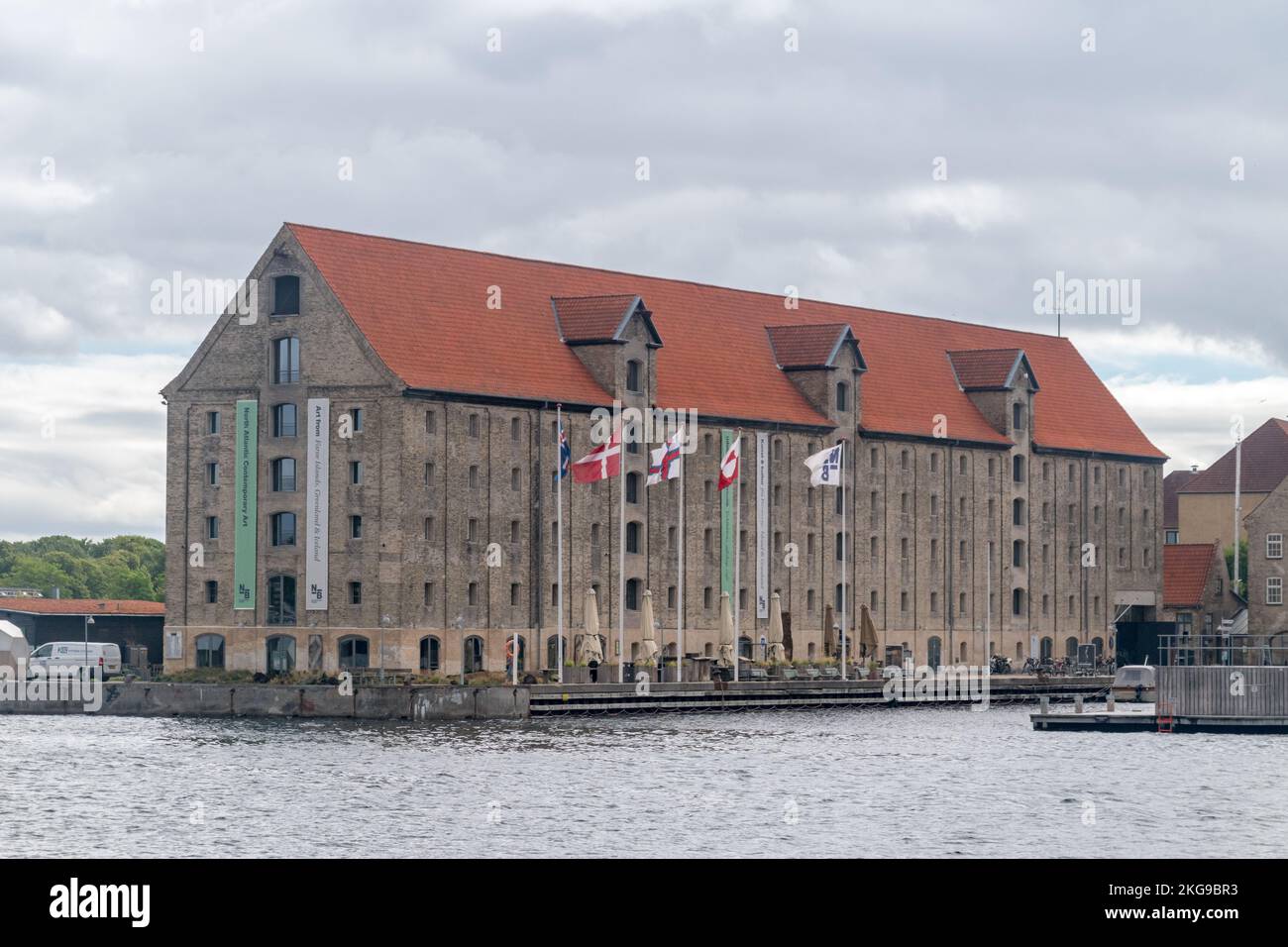 Kopenhagen, Dänemark - 26. Juli 2022: North Atlantic House, Kulturzentrum am Hafen von Kopenhagen. Stockfoto