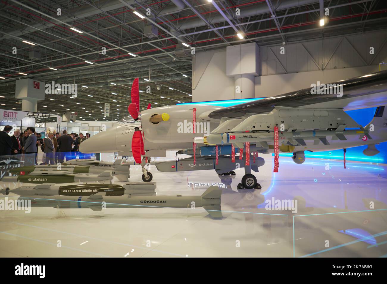 Bayraktar AKINCI SAHA EXPO, Mini Smart Munitions MAM-L, MAM-C, Cirit, L-UMTAS, Bozok, MK-81, MK-82, MK-83 (JDAM), Flügelgestützte G. Bombe Stockfoto