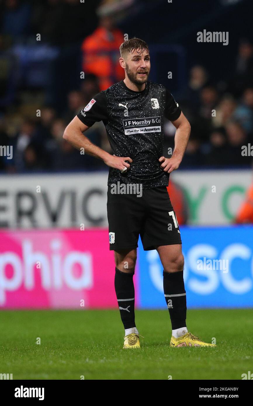 Sam Foley of Barrow während des EFL-Trophäenspiels 32 zwischen Bolton Wanderers und Barrow im University of Bolton Stadium am Dienstag, den 22.. November 2022 in Bolton, England. (Foto von: Mark Fletcher | MI News) Guthaben: MI News & Sport /Alamy Live News Stockfoto