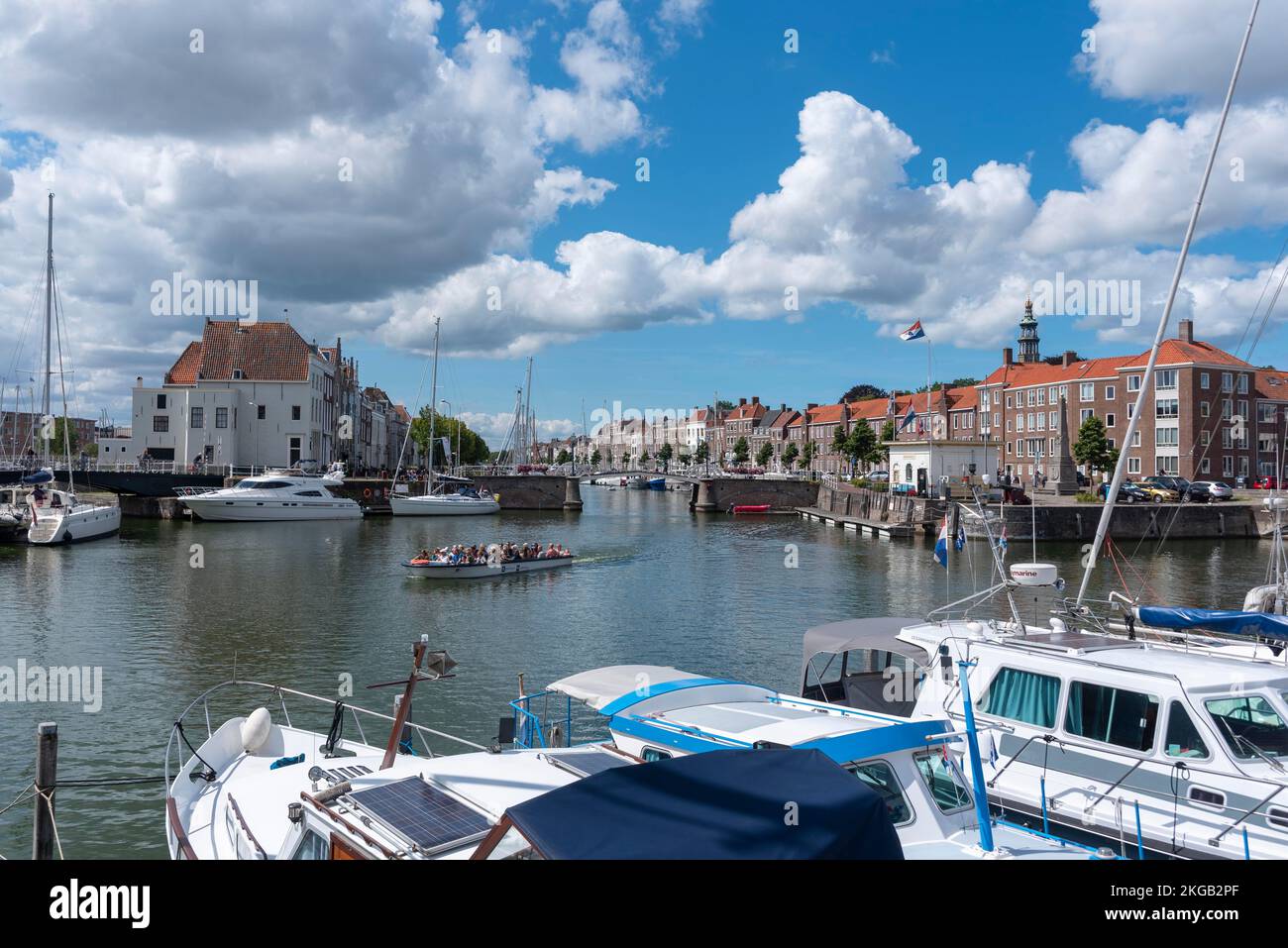 Stadtbild mit Jachthafen und Spijkerbrug, Middelburg, Zeeland, Niederlande Stockfoto
