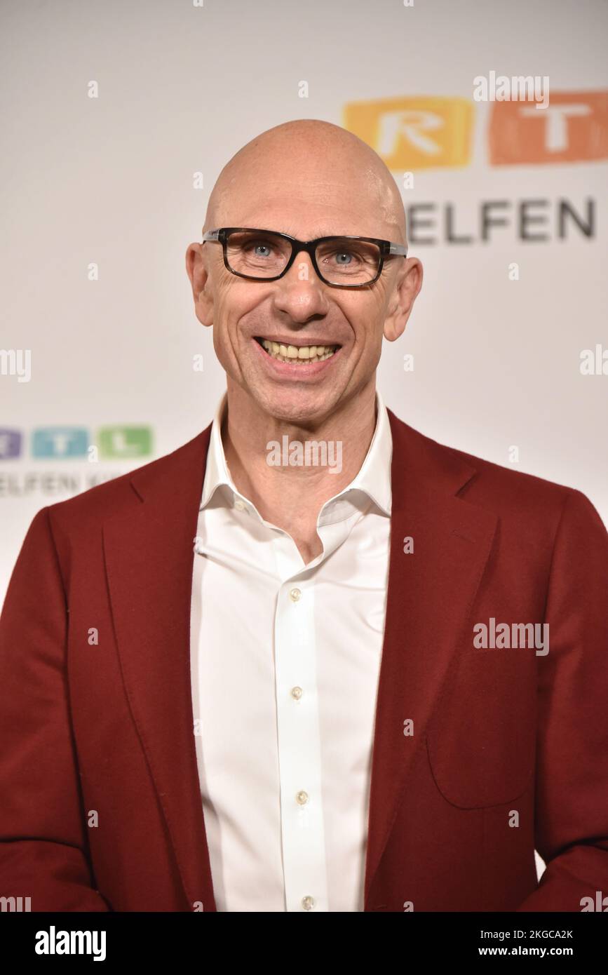 17. November 2022, Nordrhein-Westfalen, Hürth: Ehemaliger Handballspieler Jörg Löhr, nationaler Handballspieler, seit seinem Karrierevortrag Redner, Autor und Mentaltrainer als Gast beim 27. RTL Spendenmarathon helfen wir Kindern Foto: Horst Galuschka/dpa Stockfoto