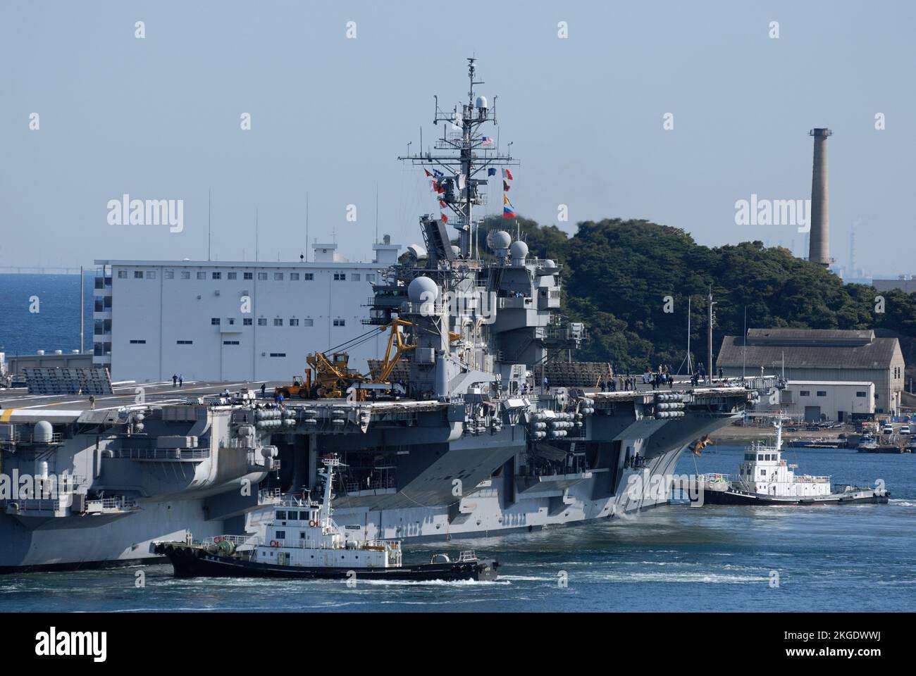 Präfektur Kanagawa, Japan - 21. Oktober 2007: United States Navy USS Kitty Hawk (CV-63), Flugzeugträger der Klasse Kitty Hawk. Stockfoto