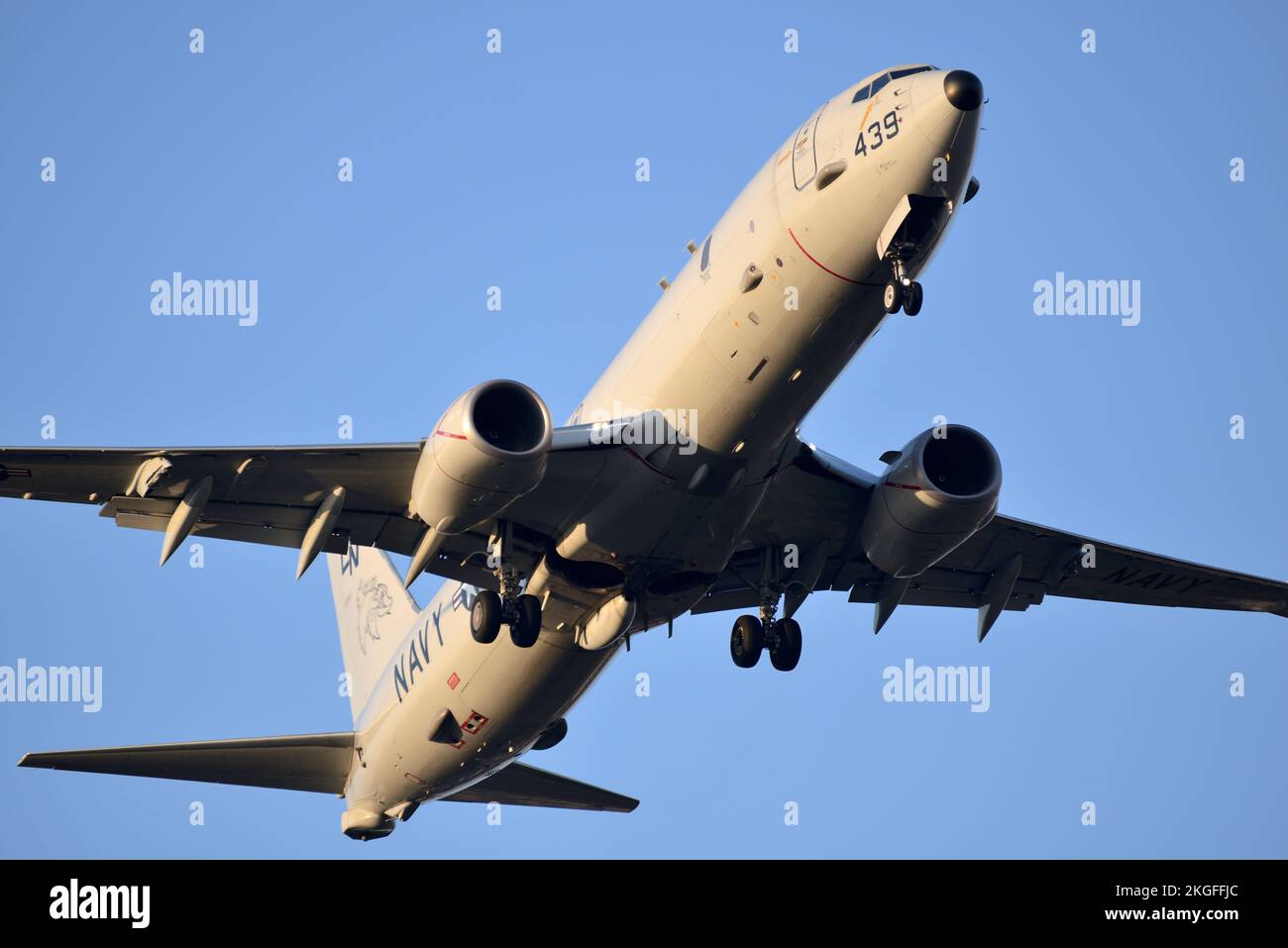 Präfektur Kanagawa, Japan - 28. März 2015: US Navy Boeing P-8A Poseidon Multimission Maritime Aircraft von VP-45 Pelicans. Stockfoto