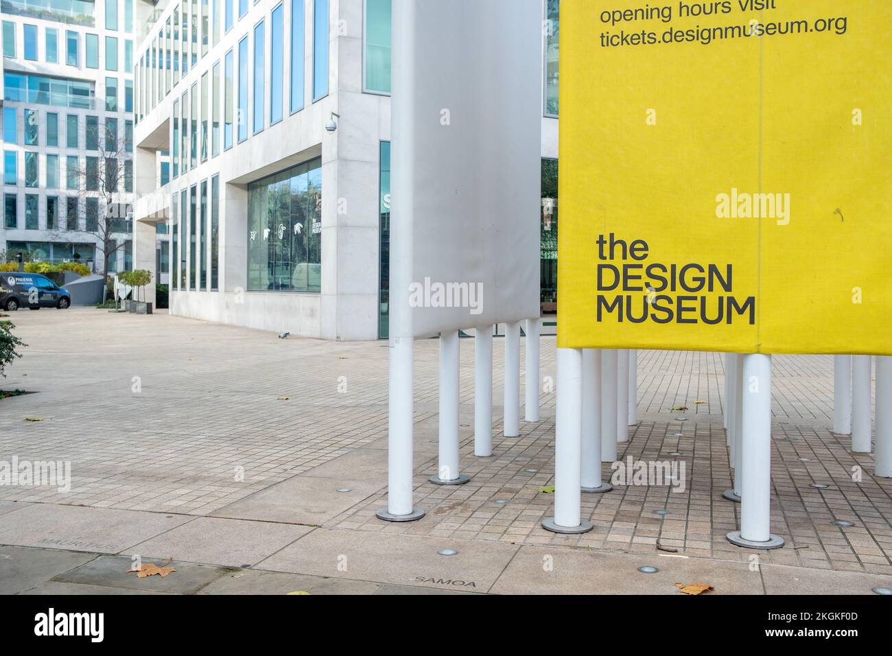 London - November 2022: Design Museum an der Kensington High Street W8 Stockfoto