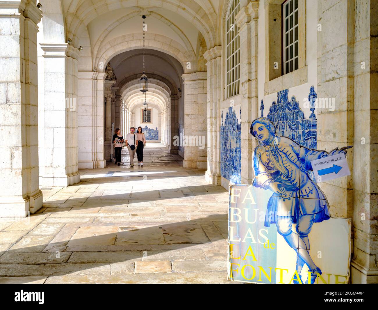 Kloster Sao Vicente de Fora, mit wunderschönem blauen Azulejo aus dem 18.. Jahrhundert und Marmorfliesen Lissabon, Portugal, Europa Stockfoto