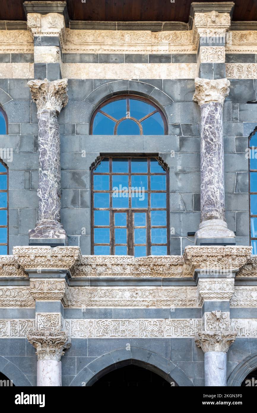 Türkei, Diyarbakir, Ulu Cami, Detail der Ostfassade im Innenhof der Moschee Stockfoto