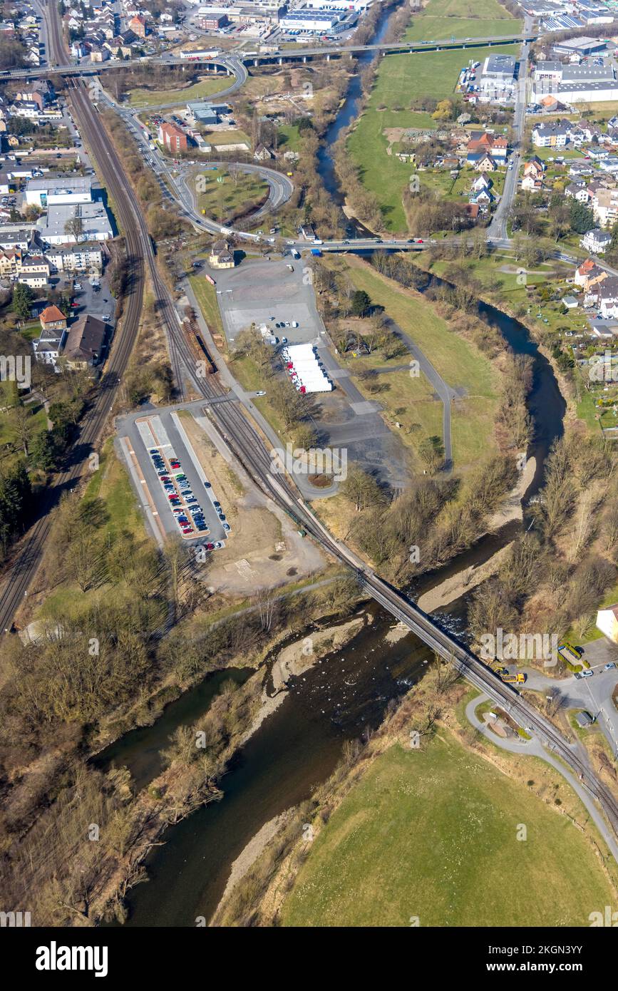 Luftaufnahme, Ruhrgebiet mit Hüsten-Messegelände und neuem Parkplatz in Hüsten, Arnsberg, Sauerland, Nordrhein-Westfalen, Deutschland, DE, Europa, Aerial Stockfoto