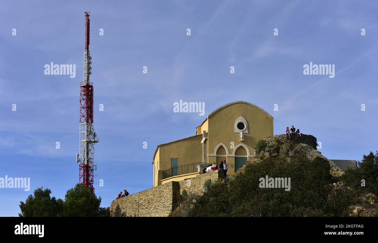 Sicié-Antenne und Kapelle ND du Mai in La Seyne sur Mer Stockfoto