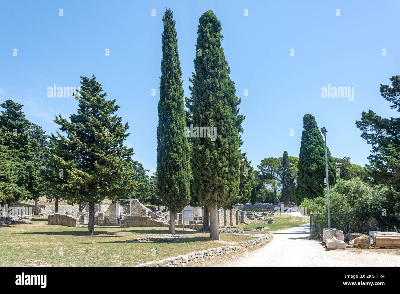 Eintritt in die frühe christliche Basilika und den Friedhof, die antike Stadt Salona, Solin, Split-Dalmatia County, Kroatien Stockfoto