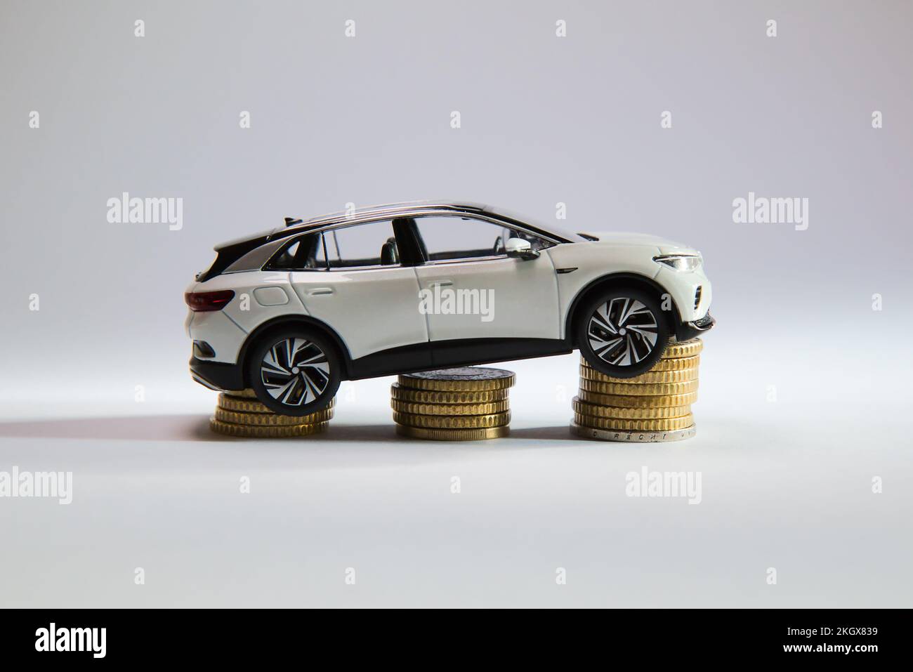 Steigende Zinssätze und Mobilitätskosten Stockfoto