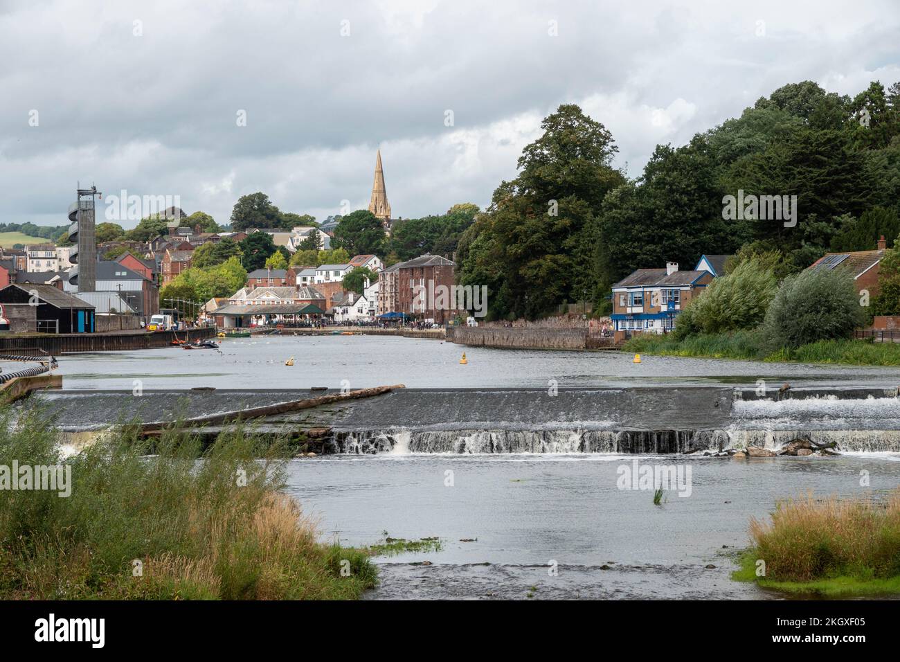 Trews Weir der Exeter-Schiffskanal Devon England eine der ältesten künstlichen Wasserstraßen Großbritanniens Stockfoto
