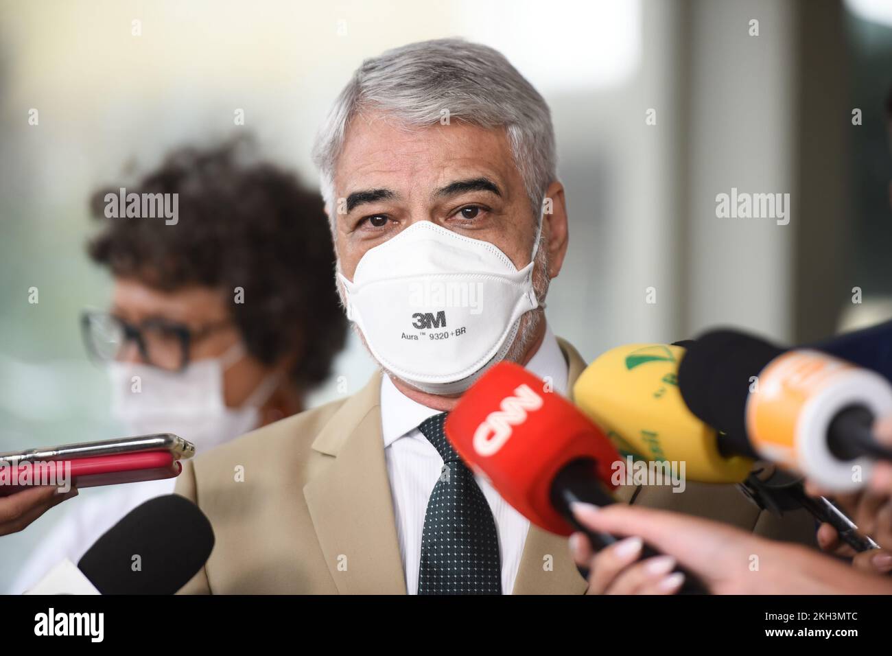 Brasília, DF - 23.11.2022: TRANSIÇÃO Saúde TEM Reunião COM QUEIROGA - Foto, Senator Humberto Costa während eines Interviews im Gesundheitsministerium. Am Mittwoch (23) trifft sich die für Gesundheit zuständige Arbeitsgruppe des Übergangs mit dem Gesundheitsminister Marcelo Queiroga, um Informationen über die Bekämpfung von Covid-19 und Impfstoffen anzufordern. (Foto: Ton Molina/Fotoarena) Stockfoto
