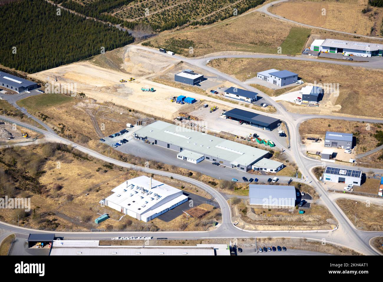 Luftaufnahme Bad Fredeburg, Baustellen im Industriegebiet Hochsauerland an der Bundesstraße B511 im Bezirk Wormbach, Schmallenberg, Stockfoto