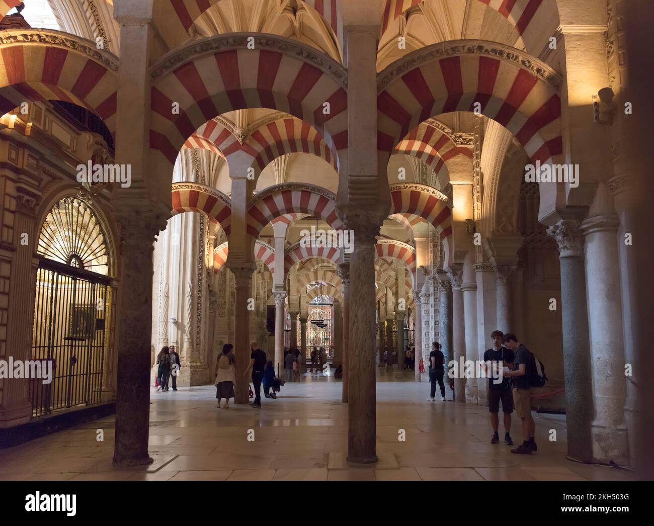 Säulen der Moschee-Kathedrale von Cordoba, Andalusien, Spanien Stockfoto