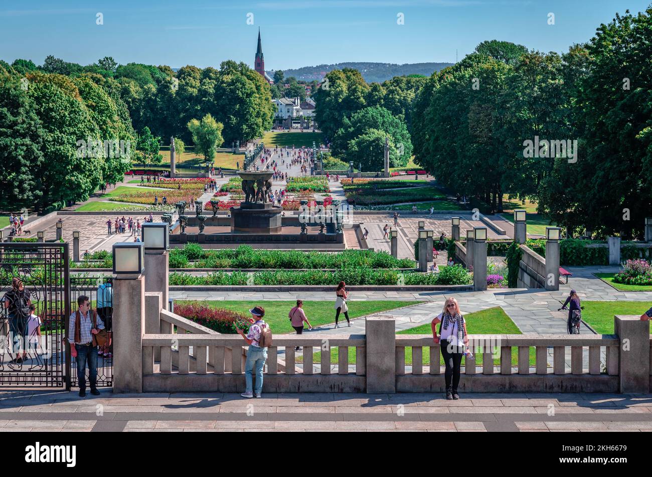 Oslo, Norwegen August 13 2022 Die Menschen genießen einen sonnigen
