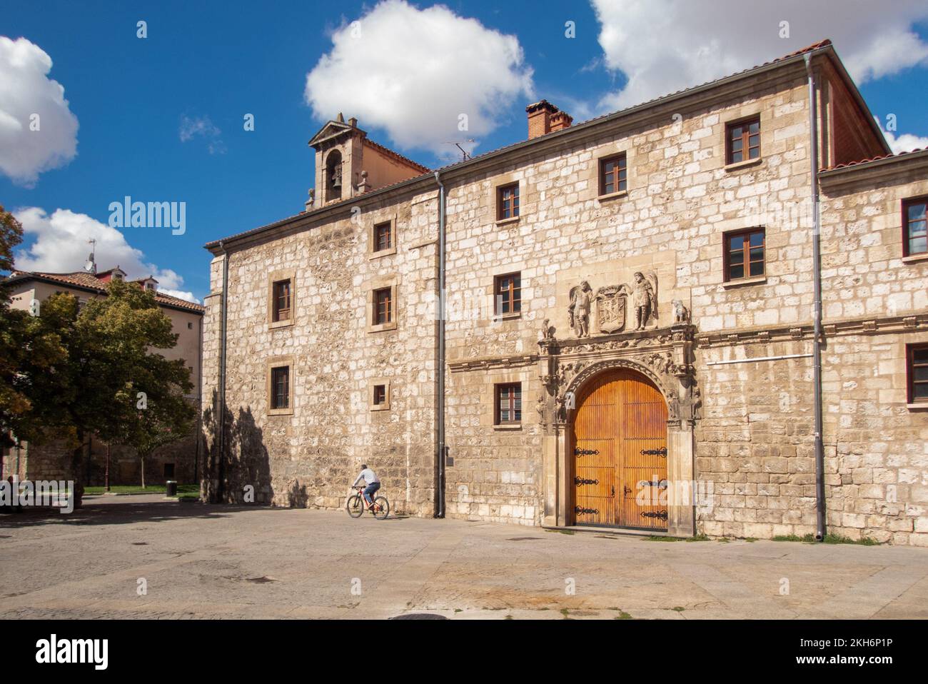 Das historische Gebäude der Municipal School of Music in Burgos befindet sich in der Nähe des mittelalterlichen Stadtzentrums. Stockfoto