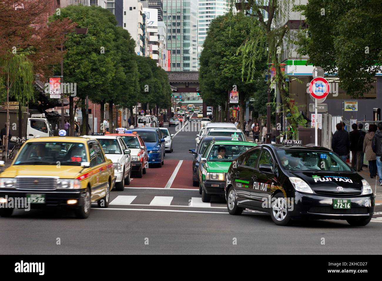 Taxis in Verkehr Shimbashi Tokio Japan Stockfoto