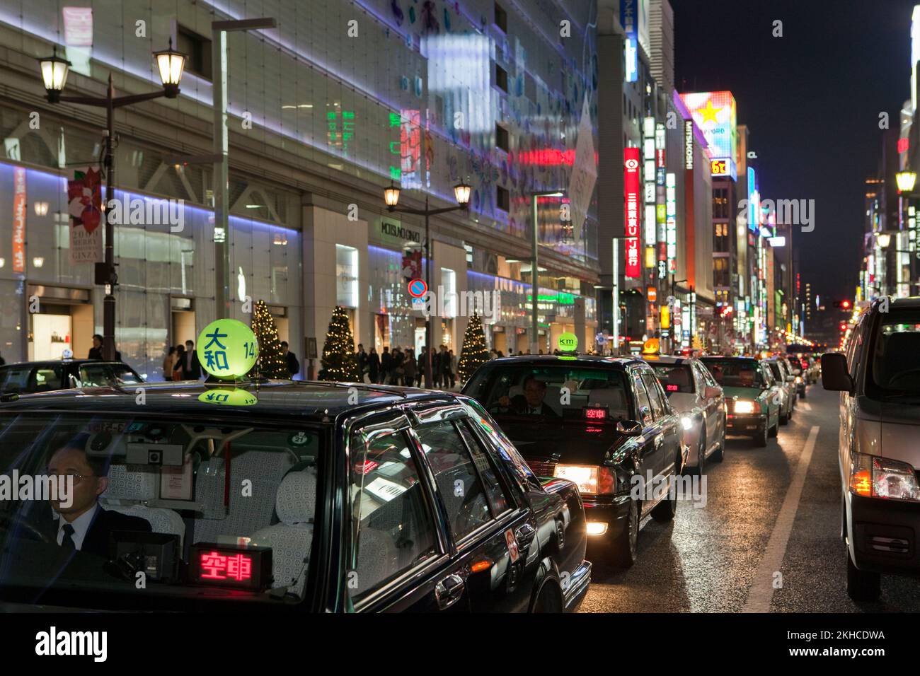 Taxis Night Ginza Tokyo Japan 2 Stockfoto