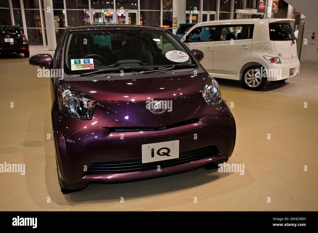 Toyota IQ Economy Car Toyota Showroom Odaiba Tokyo Japan Stockfoto