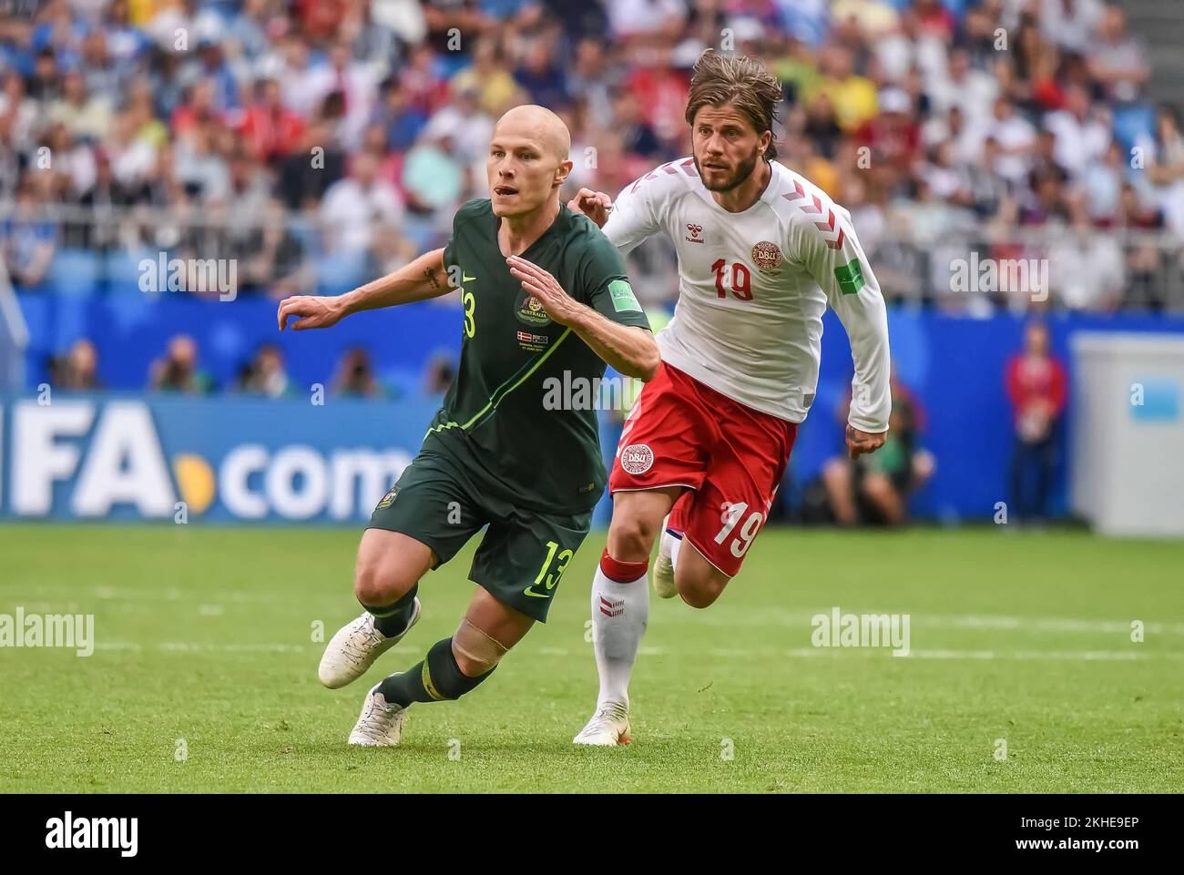 Samara, Russland – 21. Juni 2018. Die dänische Nationalmannschaft Winger Lasse Schone und der australische Spieler Aaron Mooy während des FIFA-Weltmeisterschaftsspiels 2018 De Stockfoto