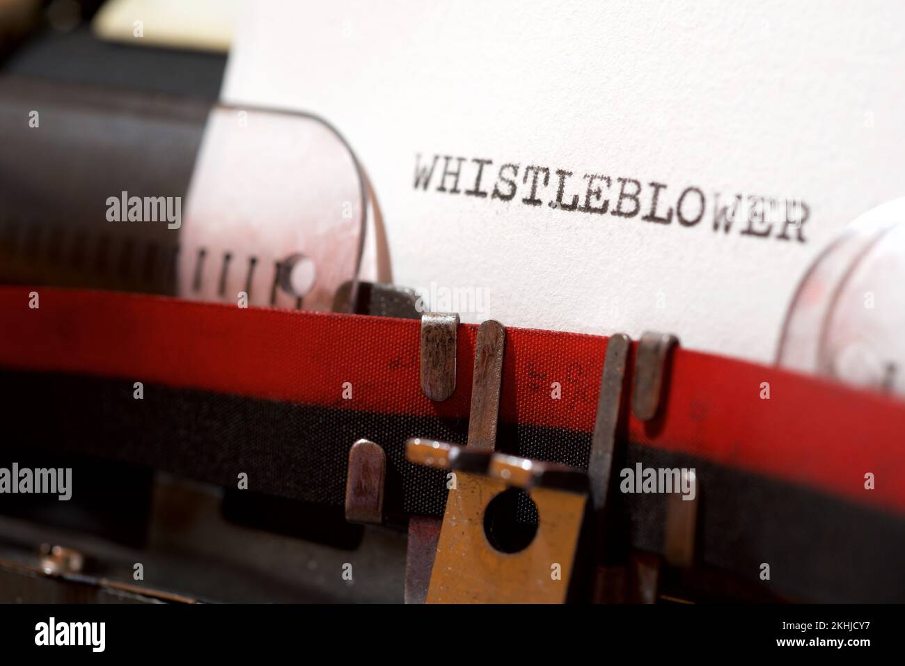 Whistleblower-Text mit Schreibmaschine. Stockfoto