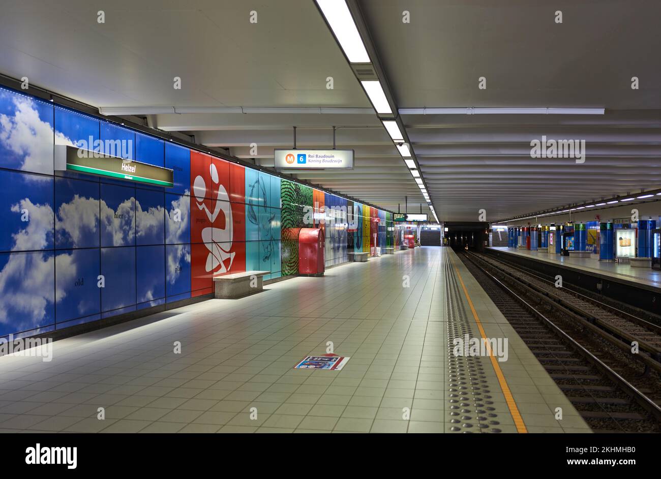 Brüssel, Beigium - 8. September 2018: Kunstwerke in einer U-Bahn-Station Stockfoto