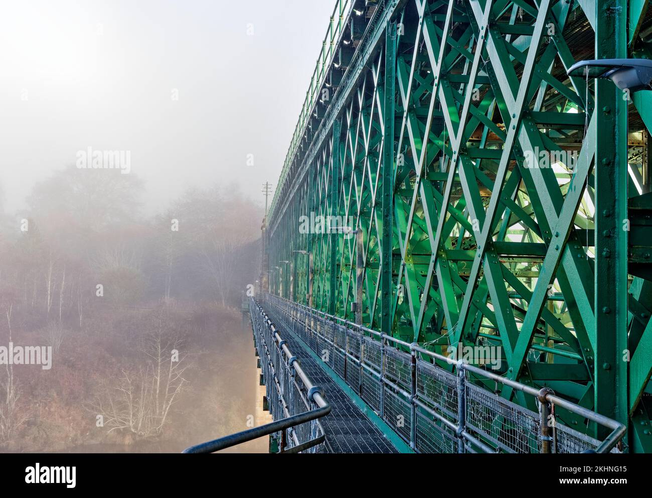 Shin Railway Viadukt, das den Kyle von Sutherland an einem frostigen Morgen im November durchquert Stockfoto