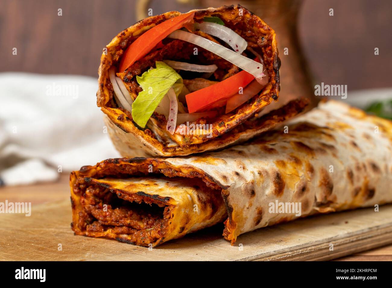Würzige Lahmacun. Türkische Pizza/Lahmacun. Traditionelle türkische ...