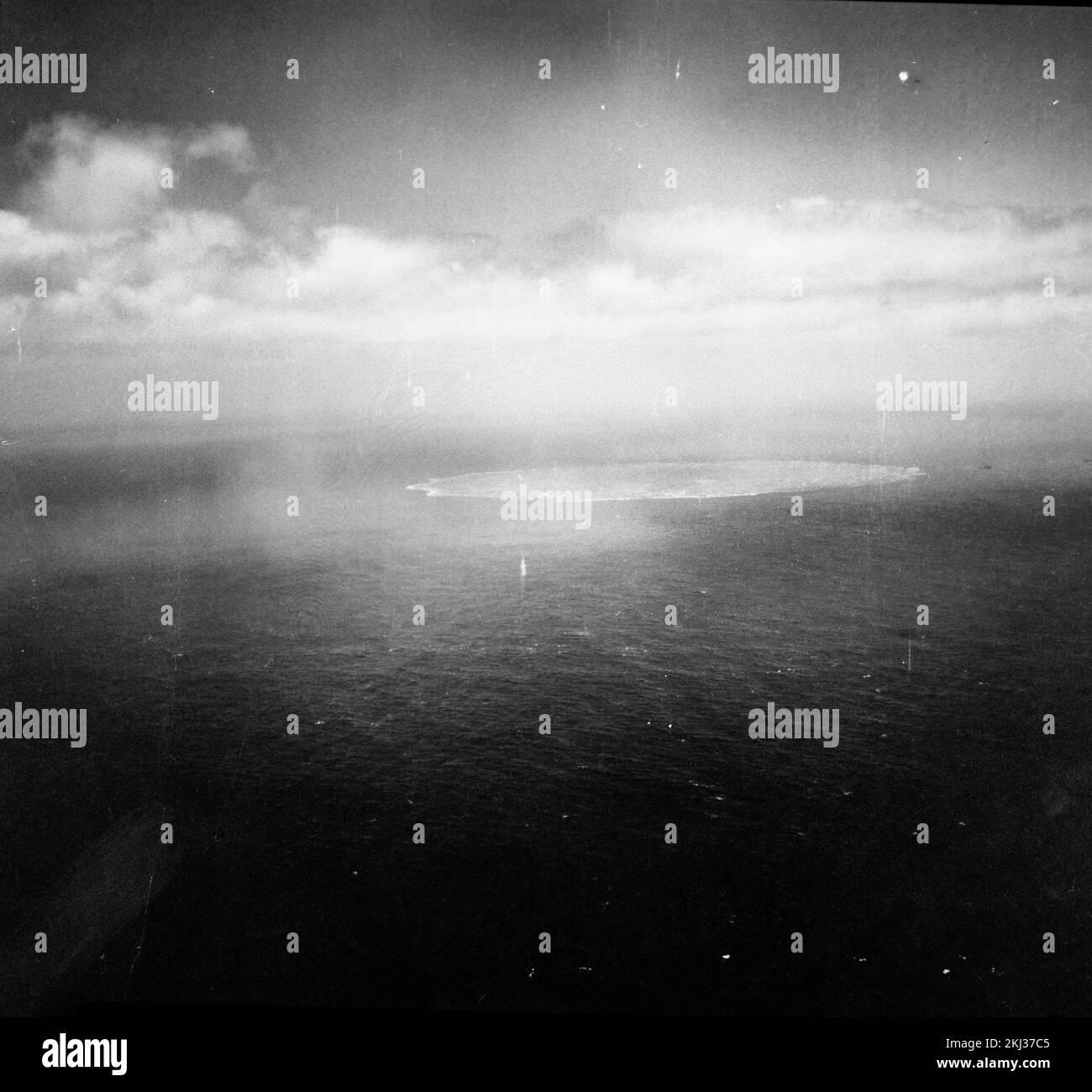 Projekt 30-30 - Operation Wigwam (Pazifik) Detonation. WIGWAM Burst, Ring bei + 10 min. Formen Fotografien von atmosphärischen Nuklearversuchen auf Pacific Island und Nevada Testgelände. Stockfoto