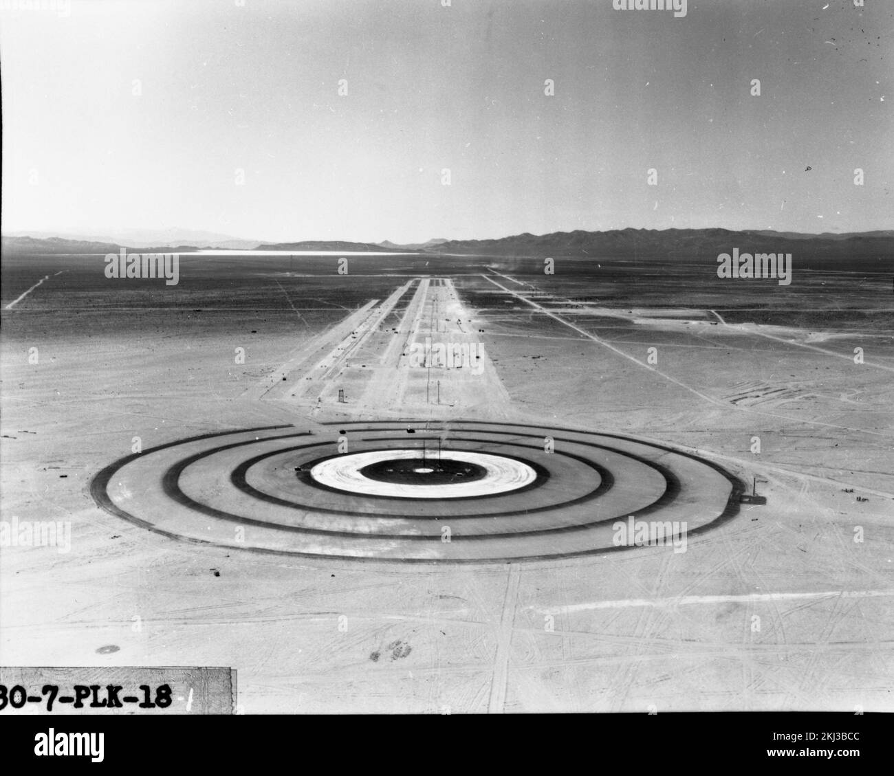 Projekt 30-7 – Testaktivitäten Für Operation Tumbler/Snapper (Testgelände Nevada). Bereich 7 Ground Zero (wie CPZ-03-06). Fotografien von atmosphärischen Nuklearversuchen auf Pacific Island und Nevada Testgelände. Stockfoto