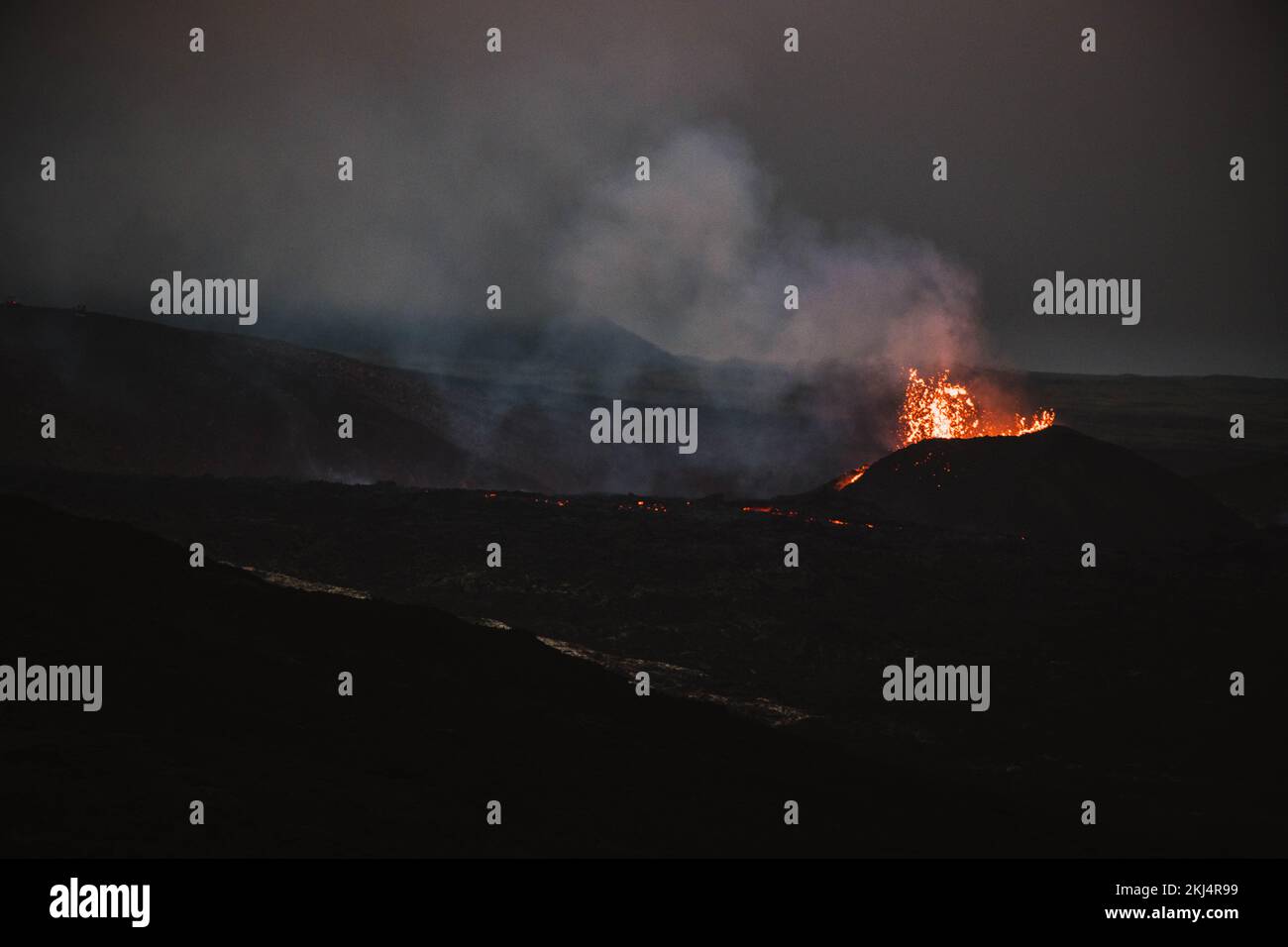 Wanderung zum Vulkan Fagradalsfjall in Reykjavik Island Stockfoto