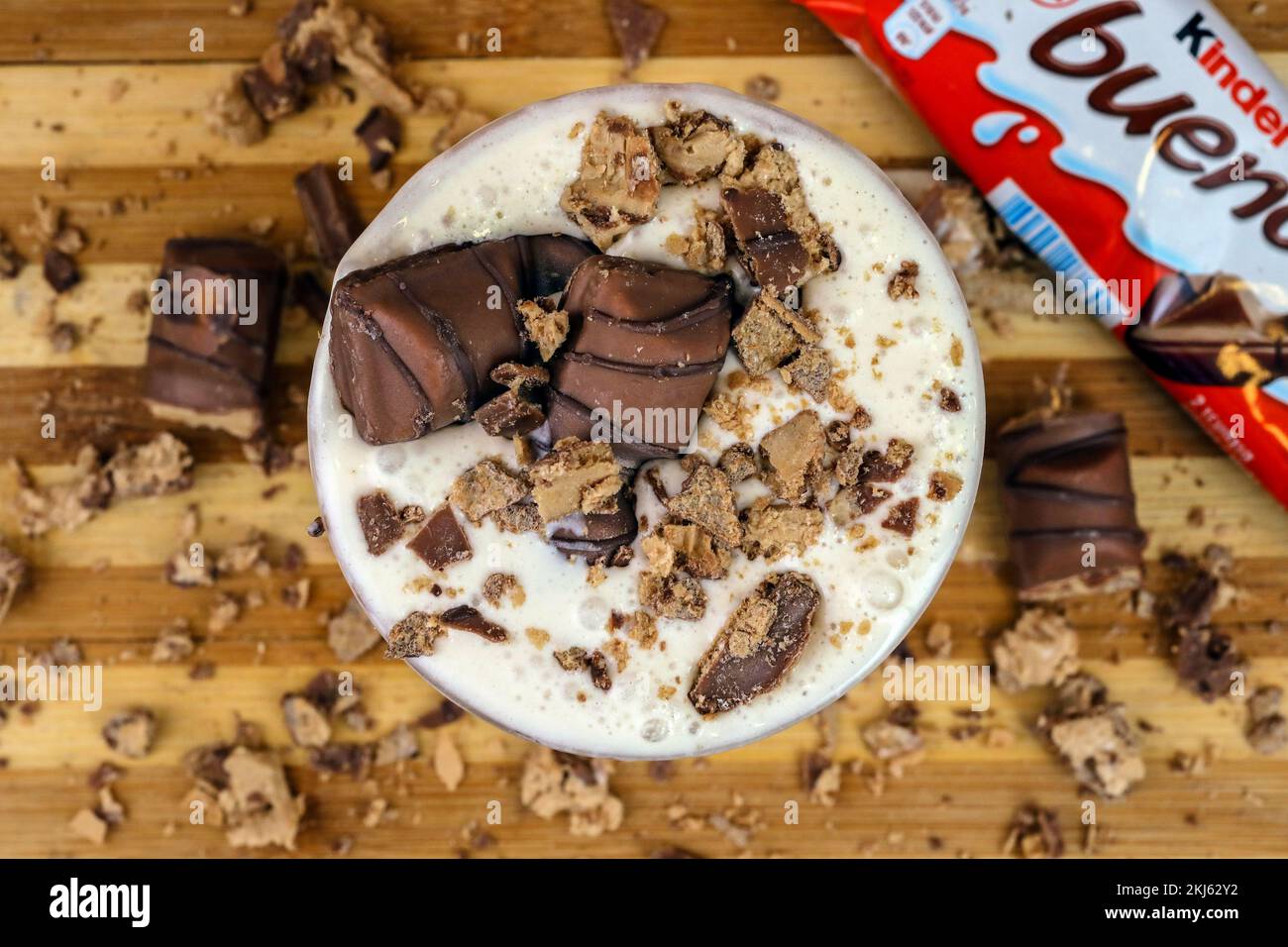 Bilder von Säften und Smoothies mit Donuts Stockfoto