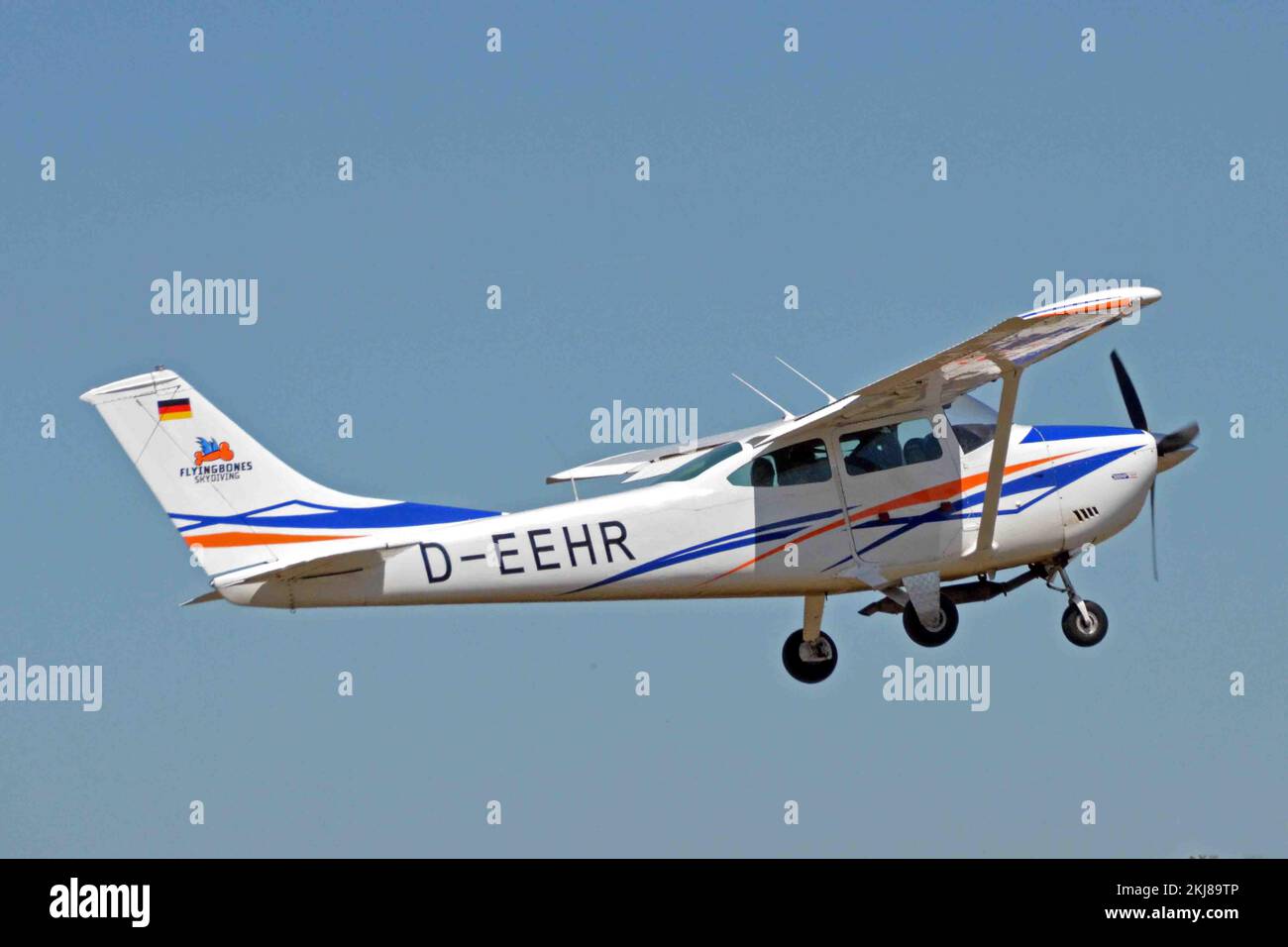 Deutschland, Baden-Württemberg, Tannheim: D-EEHR Cessna 182P Skylane (c/n 61008). Stockfoto
