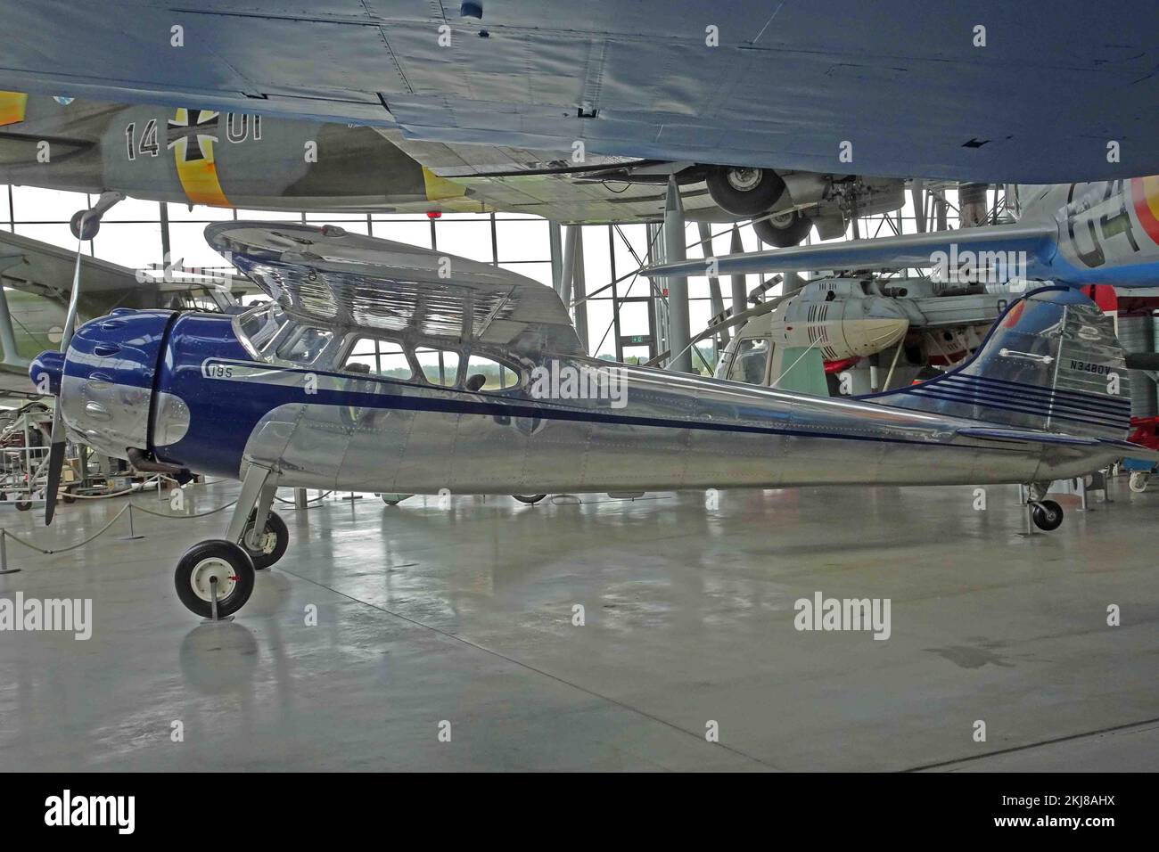 Deutschland, Bayern, Schleissheim: N3480V Cessna 195 (c/n 7180) im Deutschen Museum Flugwerft. Stockfoto