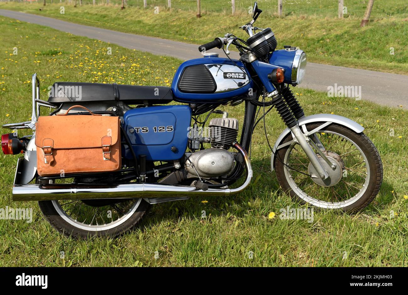 Oldtimer-Motorrad der DDR MZ TS 125, Hessen, Deutschland, Europa  Stockfotografie - Alamy