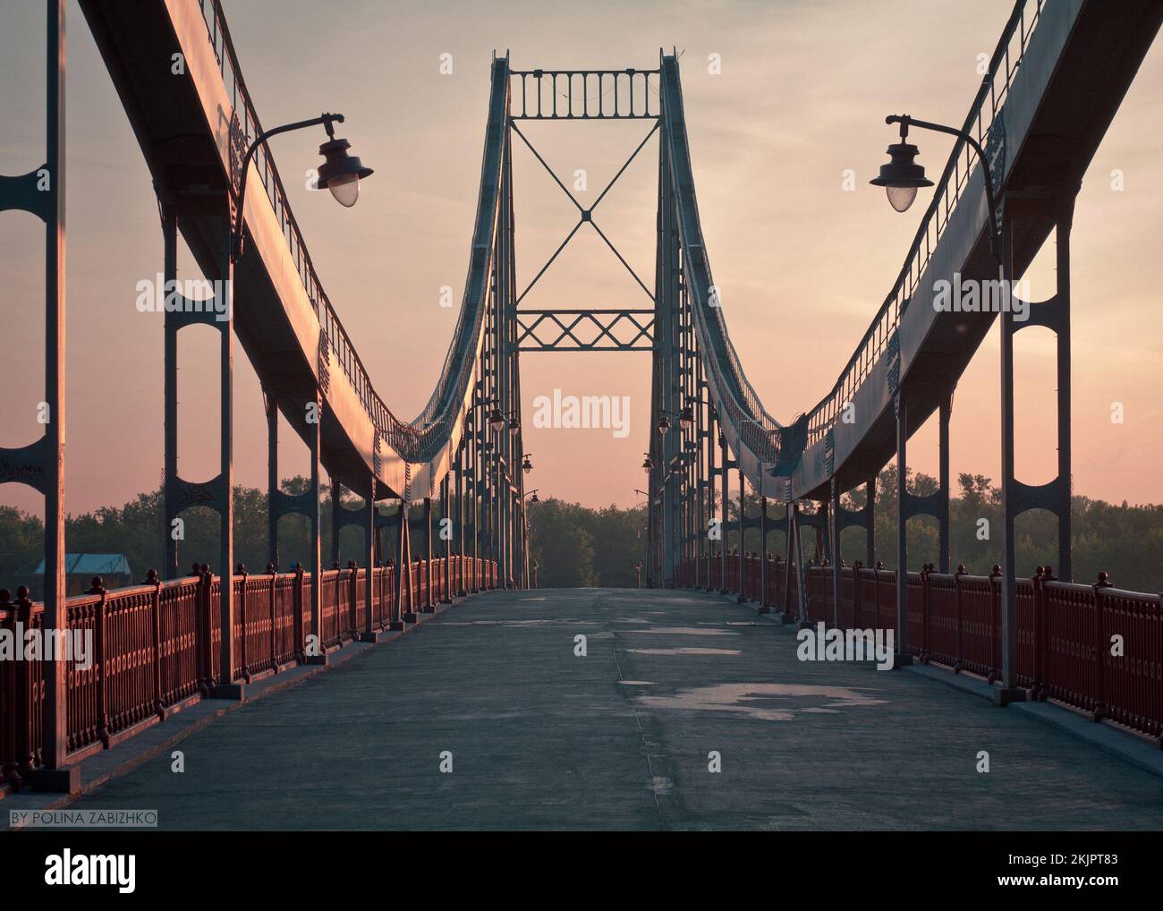 Foto: Brücke über den Fluss Dnipro Stockfoto